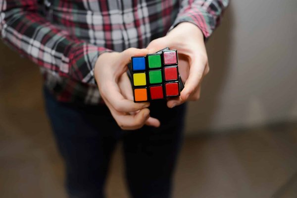 Comment résoudre un Rubik's 4x4 ?